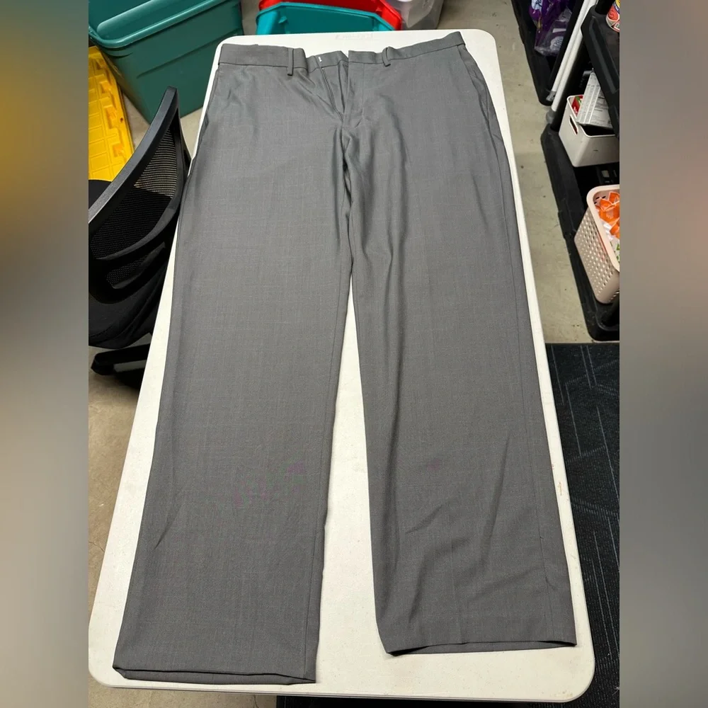 Haggar Dress pants 38x32 - Picture 1 of 3